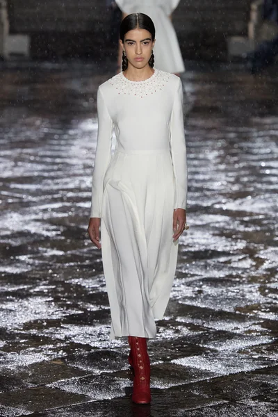 Look 8